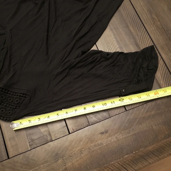 Crochet Embellished Black Tee Women Plus 1X Cable & Gauge - Picture 14 of 15